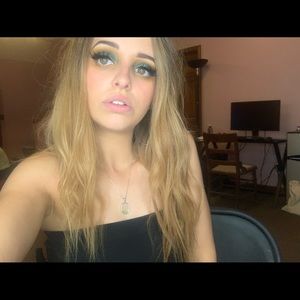 Meet your Posher, Bailey